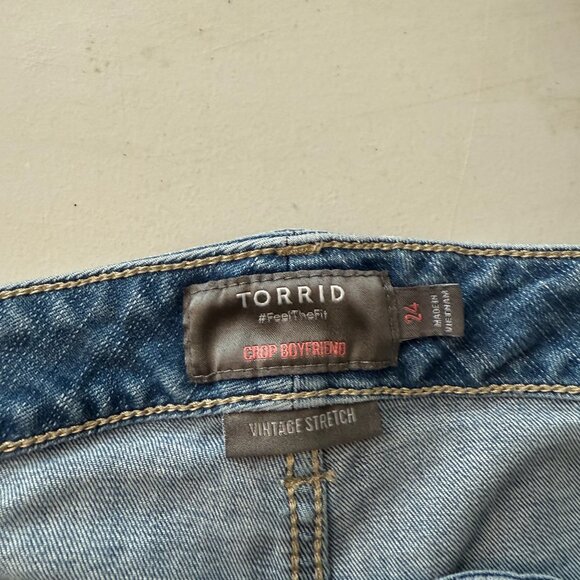 Women's Plus size 24- Preloved Torrid crop boyfriend vintage stretch jeans - Picture 2 of 4